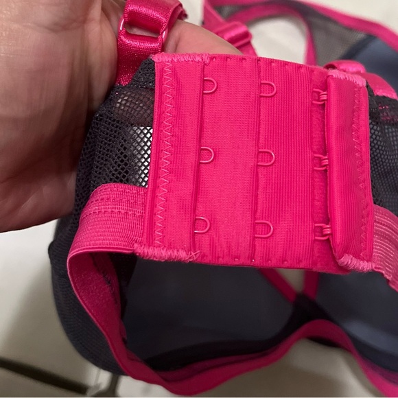 Wacoal Soft Cup Sports Bra Dark Grey and Pink 34D - Picture 9 of 10